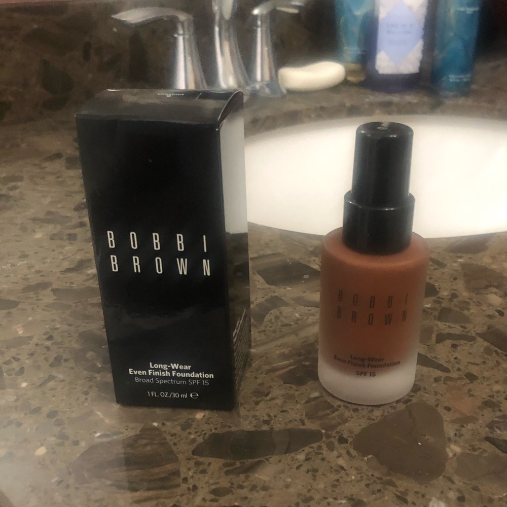Bobbi Brown Long-wear Even Finish Foundation!!!